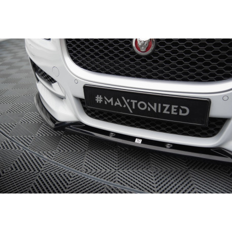 Body kitek és vizuális kiegészítők Első splitter V2 Jaguar XE R-Sport X760 | race-shop.hu