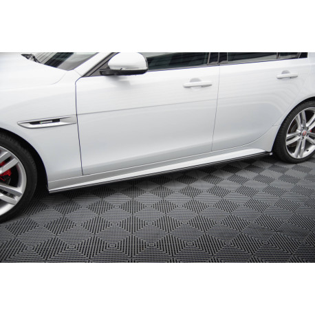 Body kitek és vizuális kiegészítők Oldalsó szoknyák diffúzorok Jaguar XE R-Sport X760 | race-shop.hu