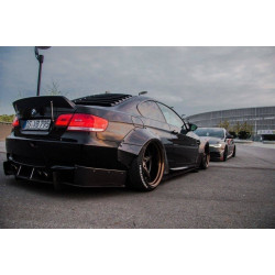 A Hátsó lökhárító oldalhosszabbítása BMW M3 Coupe E92
