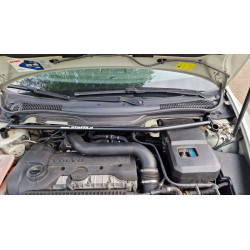 Első felső toronymerevítő Volvo C 30