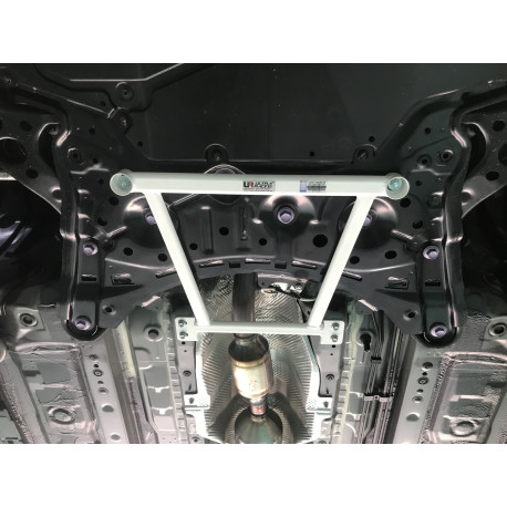 Toronymerevítők ULTRA RACING 4 pontos első alsó merevítő Toyota Auris E210 2.0 Hatchback 19+-hoz | race-shop.hu