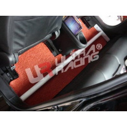 Honda Integra 01-06 DC5 UltraRacing 2-pontos Beltéri merevítő ( Room Bar )