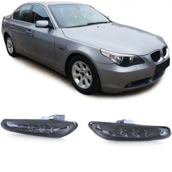 RACES LED oldalsó irányjelzők BMW E46 E60 E61 X3 E83-hoz, fekete-füstös